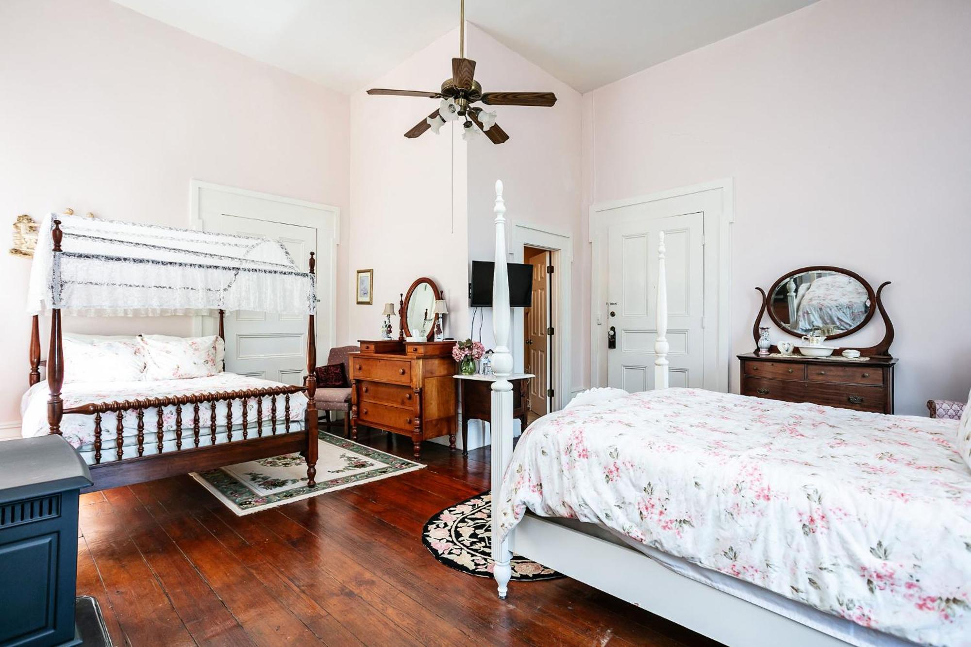 Maple Hill Manor Bed & Breakfast Springfield Екстер'єр фото